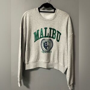 NWT Cotton Classic Embroidered Malibu Graphic Sweatshirt in Gray. Size X-Large